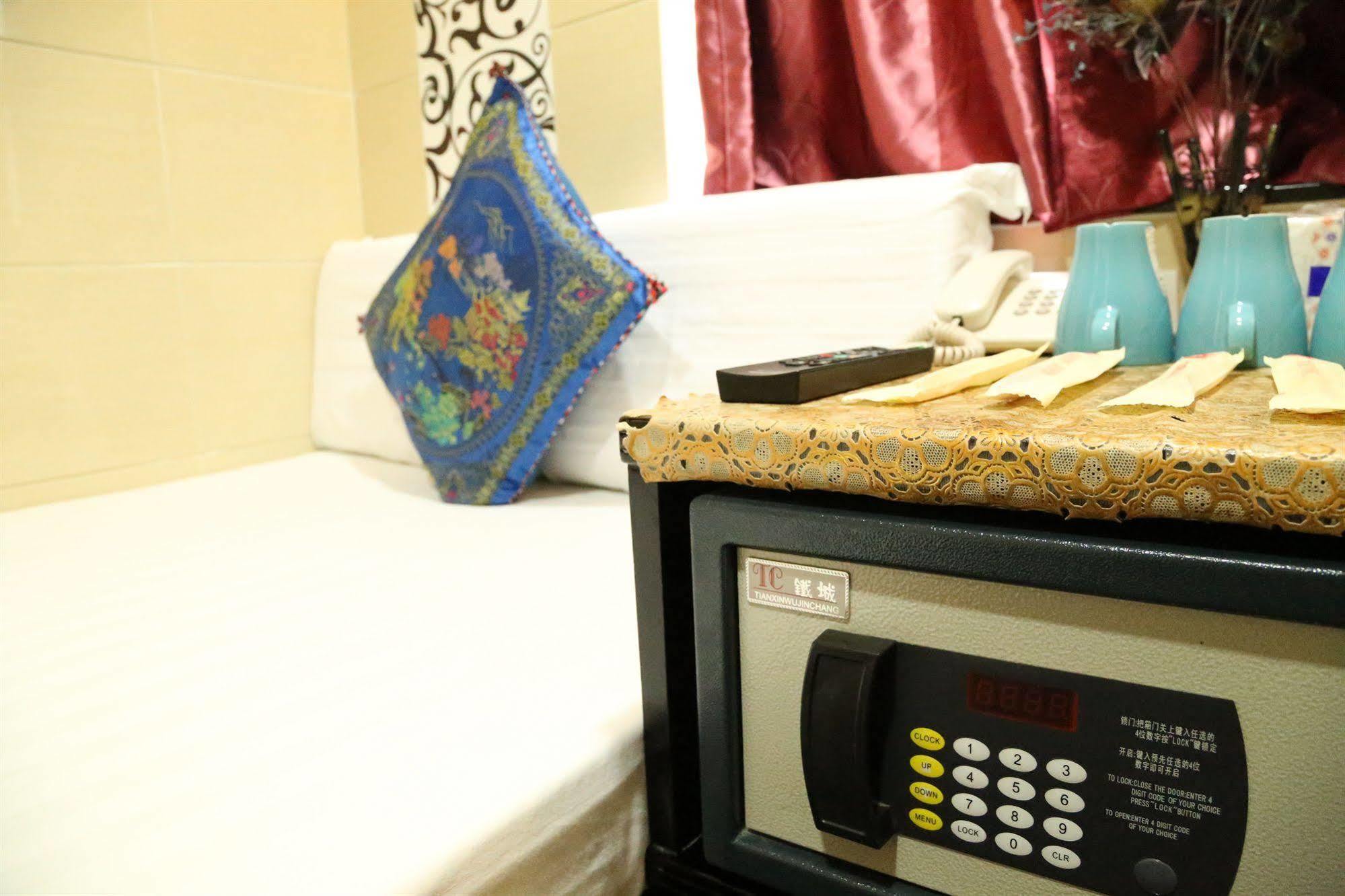 Euro Hostel Гонконг Экстерьер фото